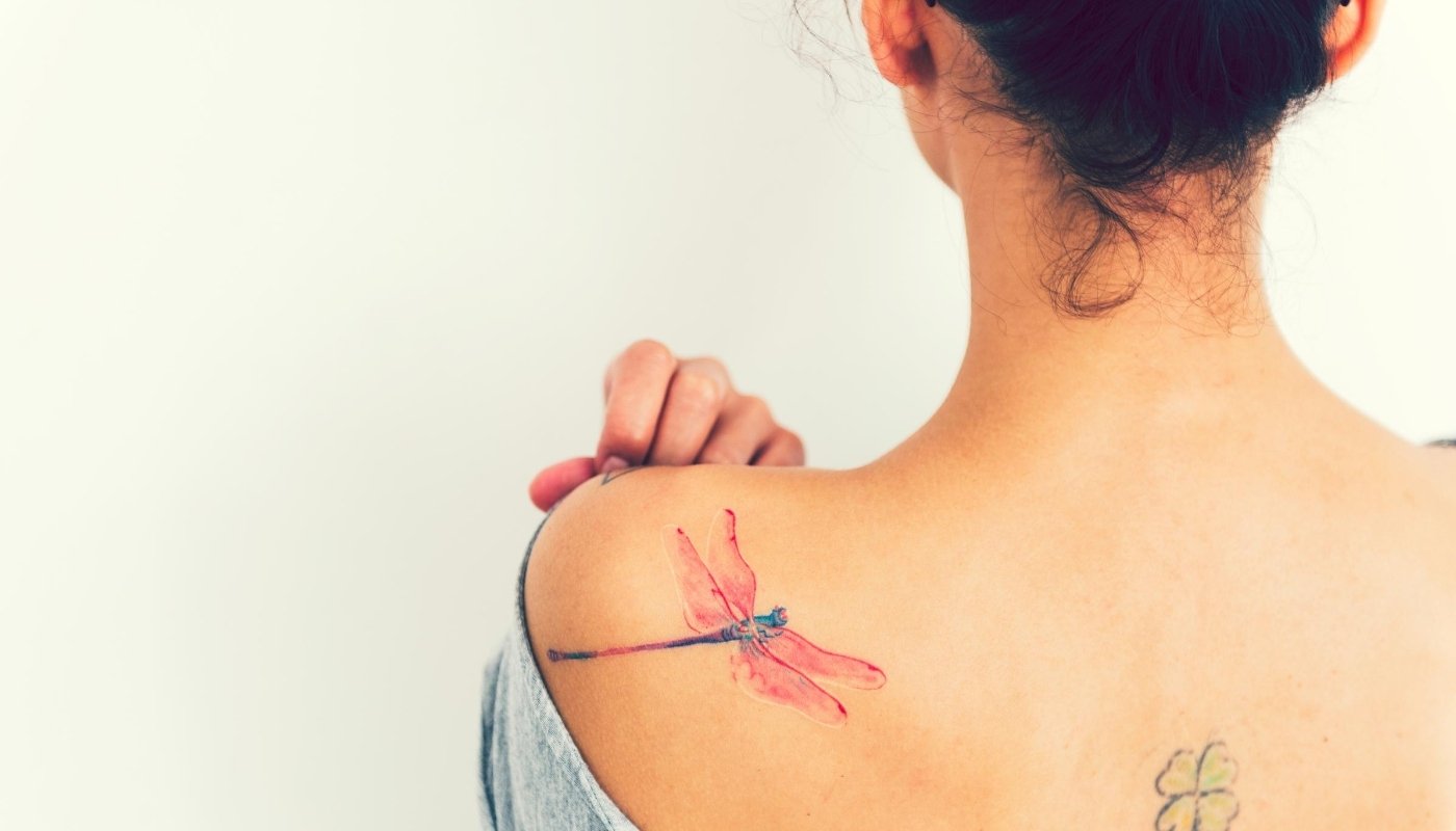 As 50 tatuagens nas costas mais charmosas e delicadas para mulheres fortes  - Mulher